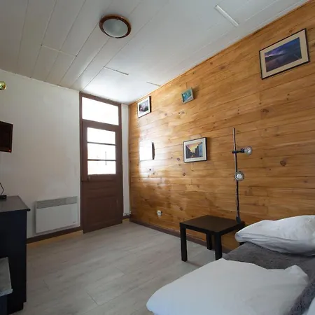 Apartment T1 Situe A 100 M Des Thermes *