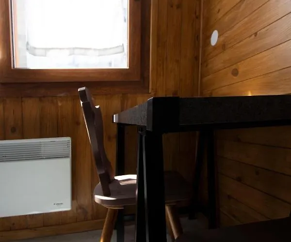 T1 Situe A 100 M Des Thermes *