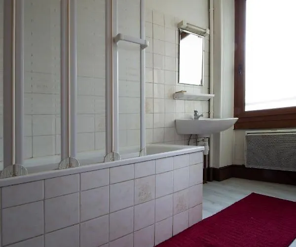 T1 Situe A 100 M Des Thermes アパート *