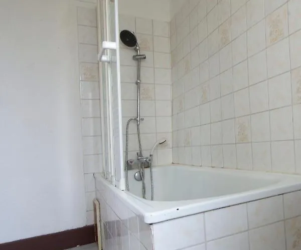 T1 Situe A 100 M Des Thermes