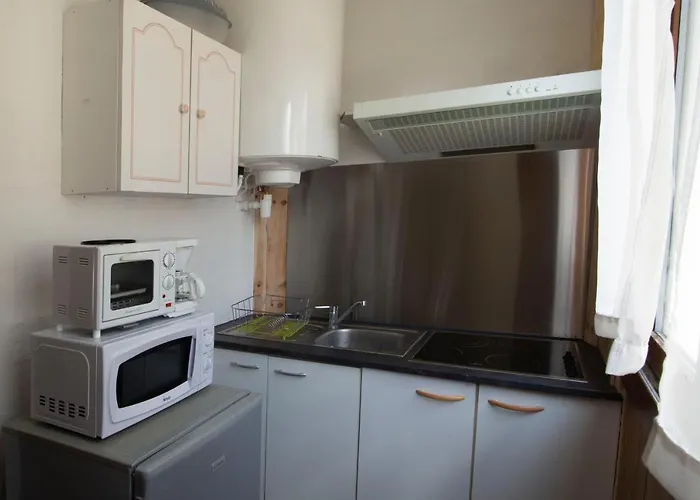 T1 Situe A 100 M Des Thermes *