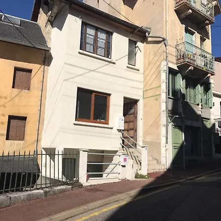 T1 Situé à 100 M Des Thermes
